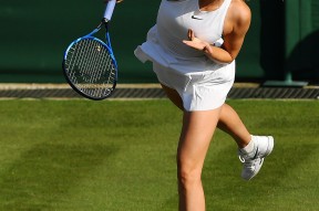 pg电子模拟器莎拉波娃回归赛场，高光表现首场状态亮眼，G2观众沸腾！的简单介绍